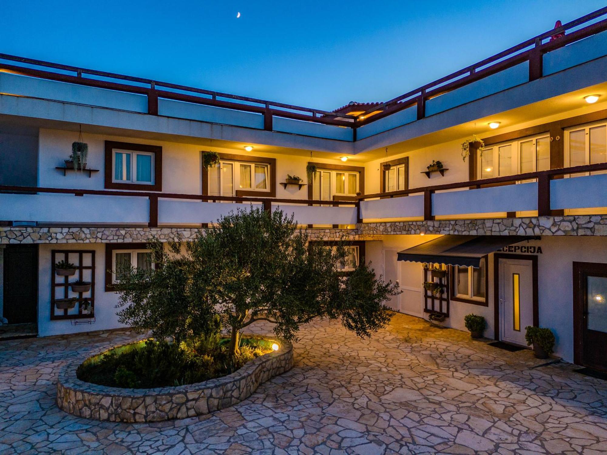 Guesthouse Kod Spavalice 비르 외부 사진